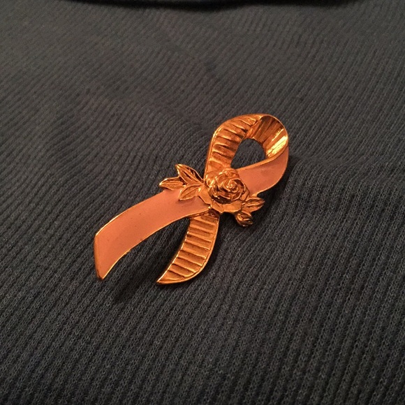 Vintage golden pink ribbon rose pin - Picture 7 of 7